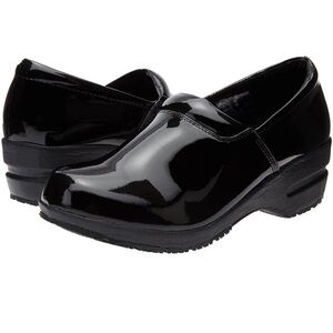 Cherokee nursing shoes